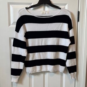 Cyrus sweater size M